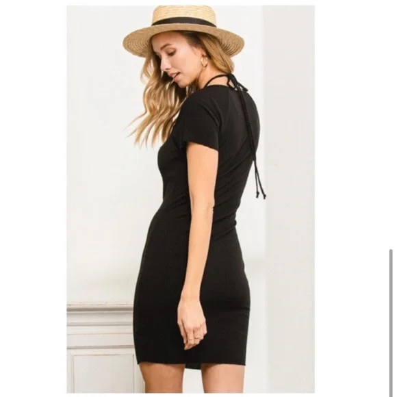 This black dress is flatteringđź‘—ribbed great quality made by special boutique - Picture 1 of 11